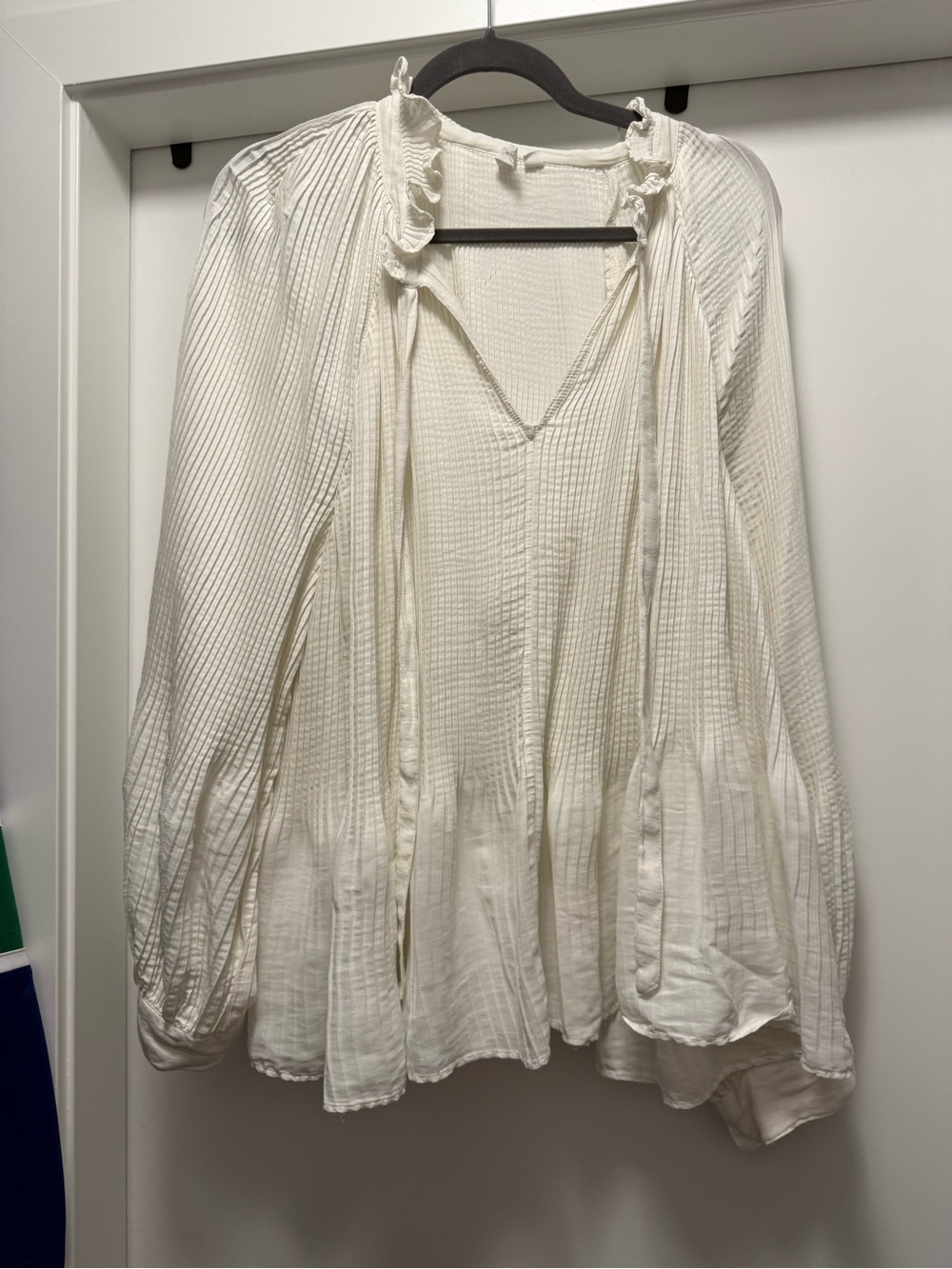 Treasure & Bond Cream Crinkle Peasant Blouse with Tie Neck